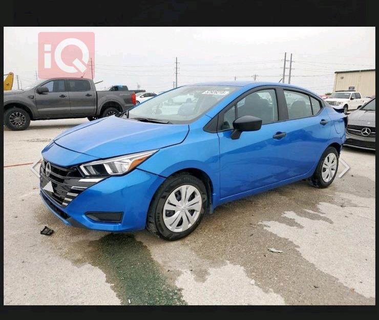 نيسان فيرسا